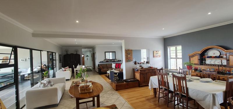5 Bedroom Property for Sale in Myburgh Park Western Cape